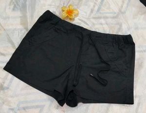 Black Casual Shorts With Adjustable Rope