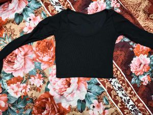 Black Long Sleeve Crop Top