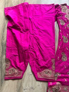 Sale 🔥Bridal Pink Embroidered Anarkali Suit