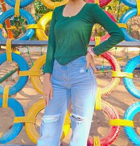 Stylish Green Top & Ripped Jeans