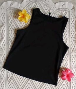 Black Tank Top 🦋
