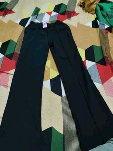 trendy women black trousers