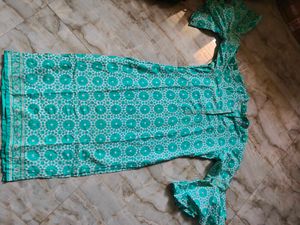 Green &amp; White Printed Fabric