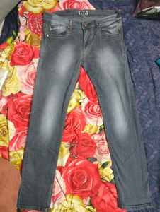 Men Grey Slim Fit Denim Jeans