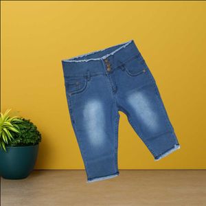 Women blue capri size 32 (O-78)