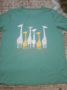 Green Giraffe Print T-shirt