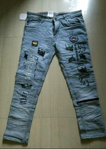 Distressed Graphic Jeans