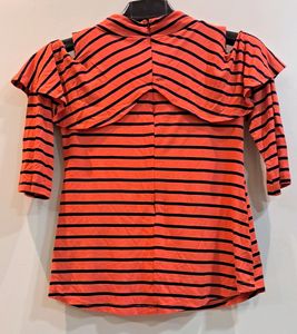 Girl&#39;s cut shoulder top
