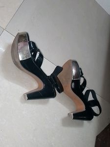 Black 🖤 High Heels 👠 Size -39