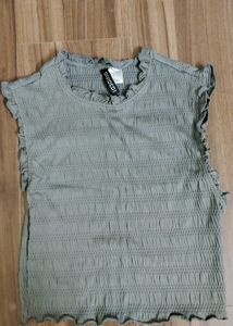 H&amp;M Smocked Crop Top
