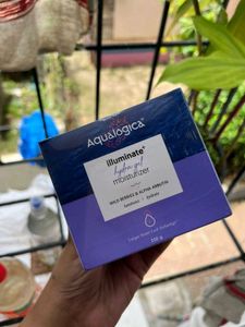 Aqualogica Illuminate+ Hydra Gel Moisturizer