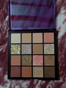 Perfection Eyeshadow Palette 16 Shades