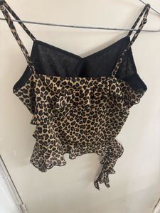 OUTZIDER Leopard Ruffle Top