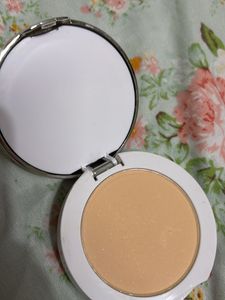 ME-ON Whitening Compact Powder