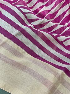 Printed Saree With Golden Thred