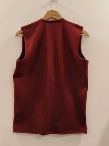 Narulas Women Red Sleeveless Woollen Sweater