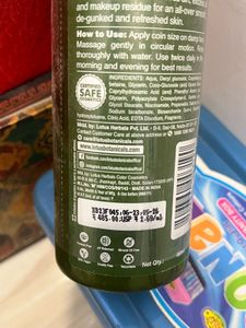 Lotus botanicals Deep cleansing Face Wash