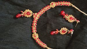Necklace Set Sale By Rs 100 Like A New