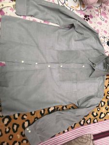 Men's Grey Casual Shirt in 40-42 size