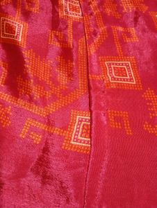 used joint Red &amp; Orange Patterned Saree