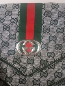 Price Drop......Original Gucci sling bag