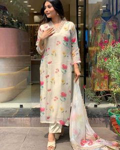 Tabby Silk Floral Kurta Set