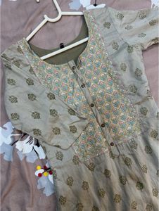 Embroidered Grey Kurta Set