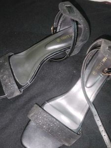 Chic Black Heels New Not Uses