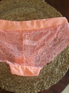 💥Branded Trendy Peach M SIZE underwear, Panty