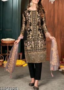 Brand New Pakistani Trendy Embroidered Suit😍