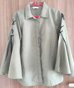 BELL SLEEVES with A concealed placket