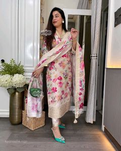 Floral Kurta Set beautiful article