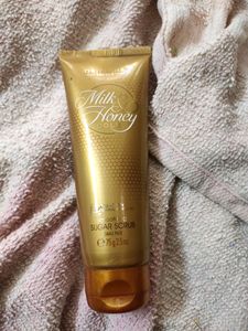 Oriflame Milk and honey Sugar Scrub