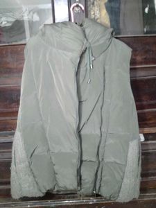 Sleeveless Padded Jacket