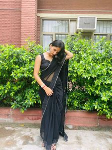 Elegant Black Saree,with Stiched Blouse