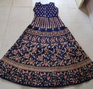 Ethnic gown with net dupatta for teenager