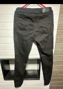 Max UAE Skinny Medium Rise Black Jeans