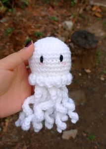 Crochet Jellyfish With String