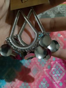 Set Of Two Silver Earrings 💞
