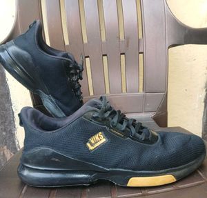 LAKHANI Black Running Shoes