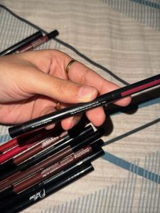 Renee Outline Lipliner
