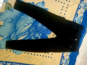 Black Skinny Jeans