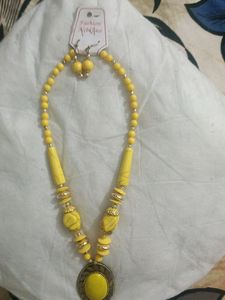 Yellow Moti Set