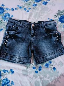 Trendy Black Denim Shorts