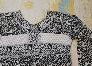 black kurta with zari border