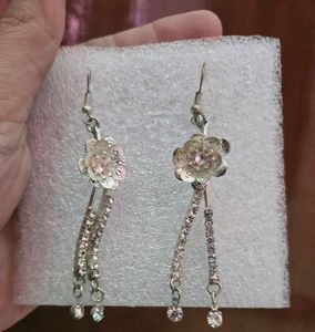 Veryyyyy Beautiful Earrings......u Love It