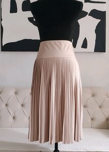 Uniqlo Pleated Skirt
