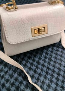 Fashionable Sling Bag