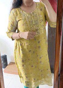 Floral Embroidered Kurta