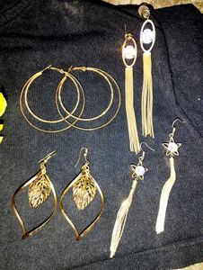4   Earring Set
